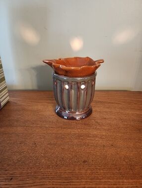 "Retired" Scentsy Plymouth Warmer